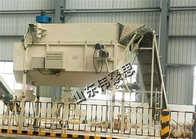 全自動破包機(jī)，袋料自動拆包機(jī)工作現(xiàn)場