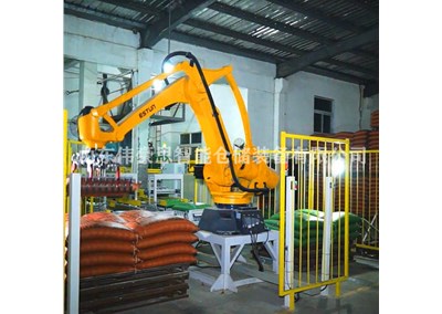 礦渣碼垛機(jī)器人為自動(dòng)化發(fā)展帶來哪些助力？