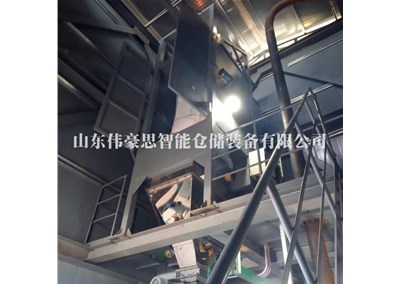 碳酸鈣智能噸包拆袋機是如何工作的？