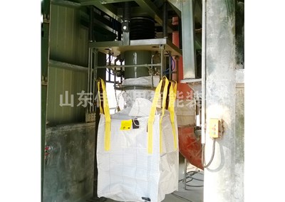氯化鈉噸包包裝秤 自動(dòng)噸包機(jī)客戶現(xiàn)場(chǎng)