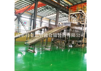 膩?zhàn)臃圩詣?dòng)拆包機(jī)是如何篩分物料的？