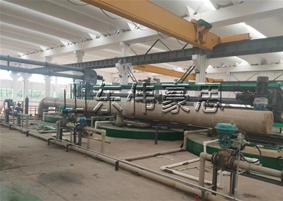 片堿管鏈輸送機(jī)的工作原理是什么？